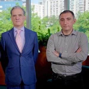 Daniel Nicolaescu (stânga) şi Dan Cristea